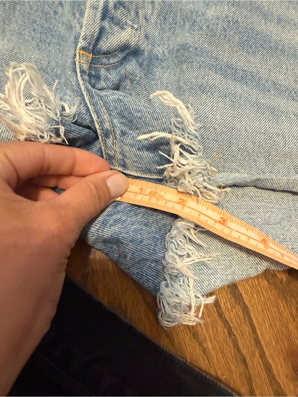 Agolde Parker Vintage cut off shorts— Light Blue & Black - Picture 8 of 9